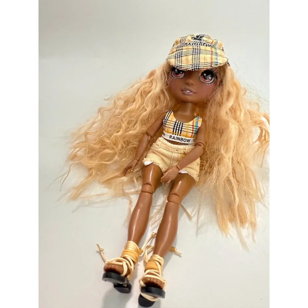 Rainbow High Doll Bella Parker Fashion Doll‎ Blonde Curly Hair Plaid Outfit
